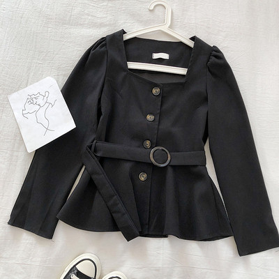 Κομψό γυναικείο πουκάμισο με τετράγωνη λαιμό και κουμπιά σε τρία χρώματα