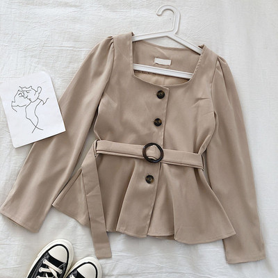 Κομψό γυναικείο πουκάμισο με τετράγωνη λαιμό και κουμπιά σε τρία χρώματα