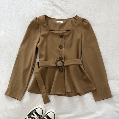 Κομψό γυναικείο πουκάμισο με τετράγωνη λαιμό και κουμπιά σε τρία χρώματα