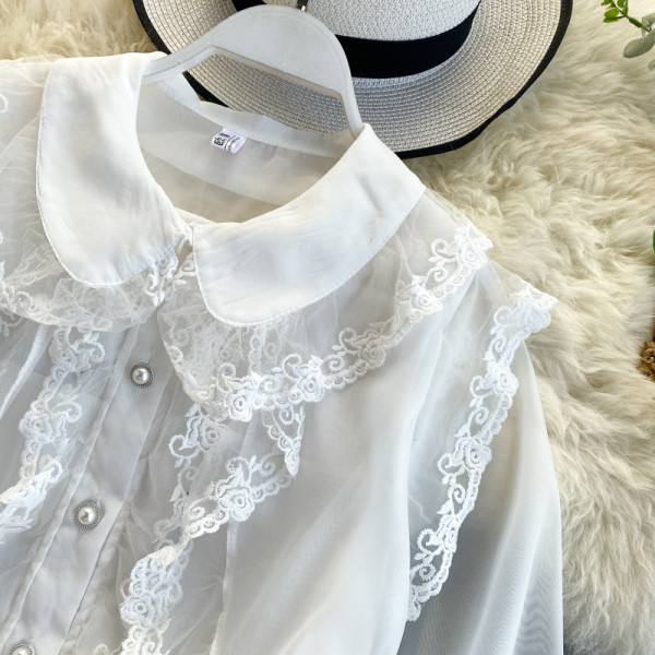 Modern női ing csipkével és gallérral, fehér és fekete színben