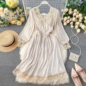 Női bársonyruha csipkével és V-nyakkal, három színben