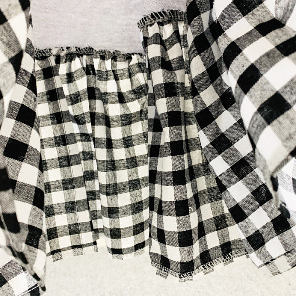 Αθλητικό γυναικείο φόρεμα με κεντήματα σε γκρι και μαύρο χρώμα