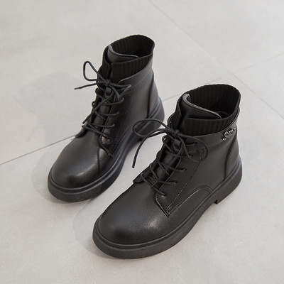 Γυναικείες μπότες μόδας με κορδόνια και παχιά τακούνια σε μπεζ και μαύρο χρώμα