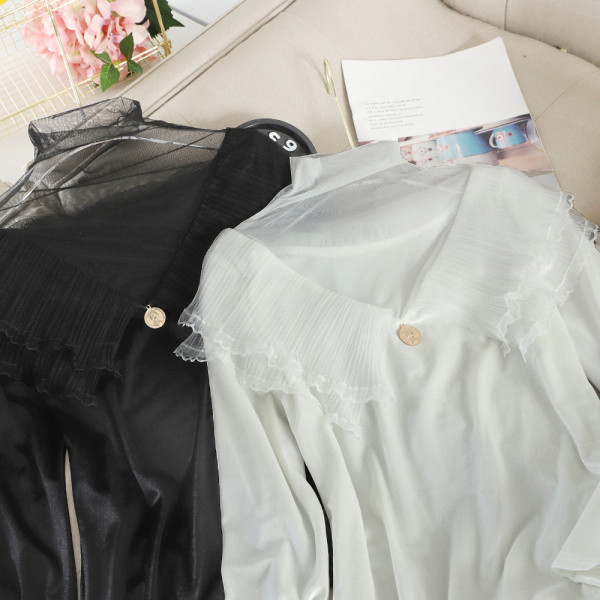 Κομψή γυναικεία μπλούζα από βελούδο με κολάρο και τούλι με άσπρο και μαύρο χρώμα