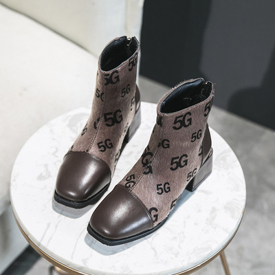 Γυναικείες κομψές μπότες με εφαρμογή και παχιά τακούνια σε καφέ και μαύρο χρώμα