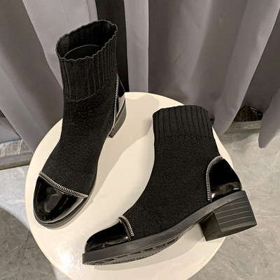 Μοντέρνες γυναικείες μπότες από οικολογικό δέρμα και ύφασμα σε μαύρο χρώμα