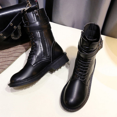 Γυναικείες χειμερινές μπότες με οικολογικό δερμά με ίσια σόλα και μαύρους δεσμούς - δύο μοντέλα