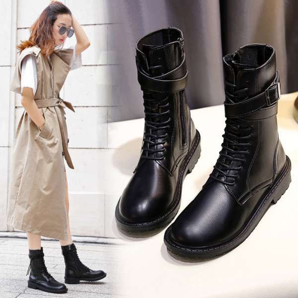 Γυναικείες χειμερινές μπότες με οικολογικό δερμά με ίσια σόλα και μαύρους δεσμούς - δύο μοντέλα