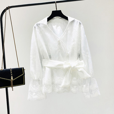 Új modell női ing spitz nyakkivágással és övvel, fekete-fehér színben