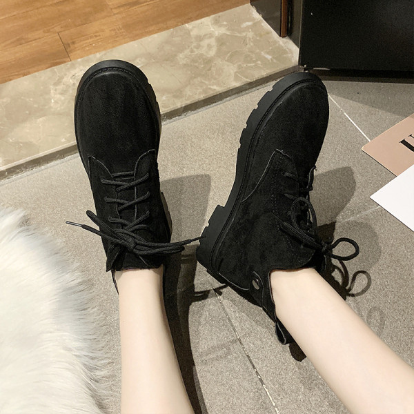 Cizme casual de toamna de dama cu talpa plata din piele intoarsa ecologica de culoare neagra si bej