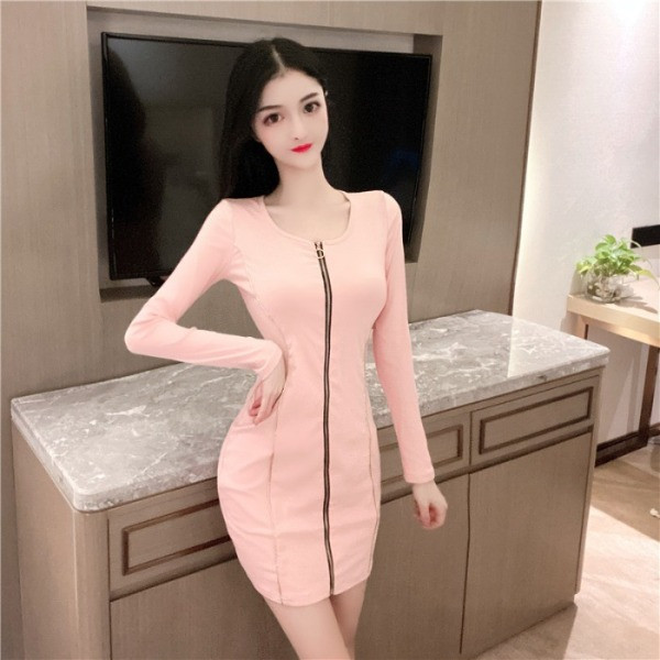 Női testhezálló fekete és rózsaszín ruha cipzárral