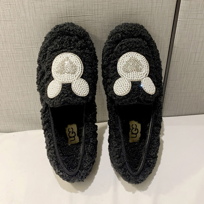 Női pehelypapucs lapos talppal és kövekkel több színben