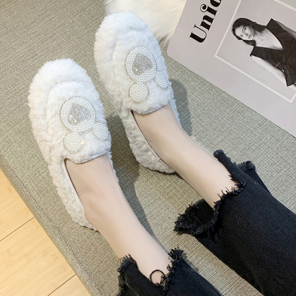 Női pehelypapucs lapos talppal és kövekkel több színben