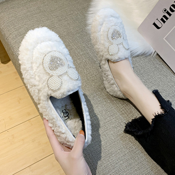 Női pehelypapucs lapos talppal és kövekkel több színben