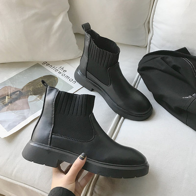 Έκο δερμάτινες γυναικείες μπότες με ίσιασόλα, κατάλληλες για χειμώνα σε μαύρο χρώμα