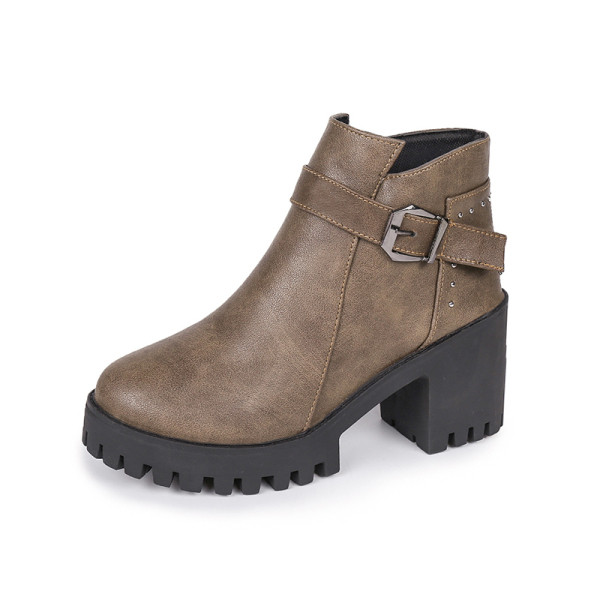 ÚJ modell női modern csizma csattal és vastag sarokkal barna és fekete színben