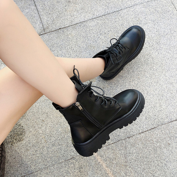 Női téli csizma lapos talppal eko bőrből, fekete színben