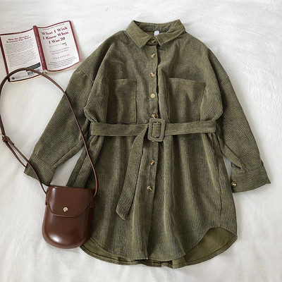 Modern női ing széles modell zsebekkel és övvel