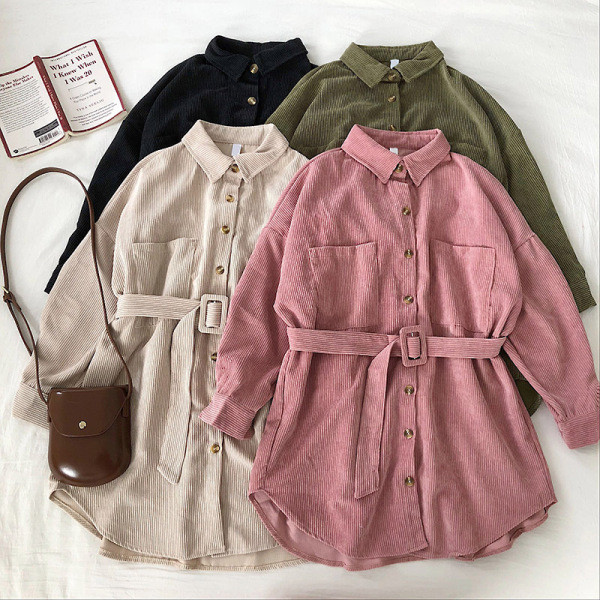 Modern női ing széles modell zsebekkel és övvel