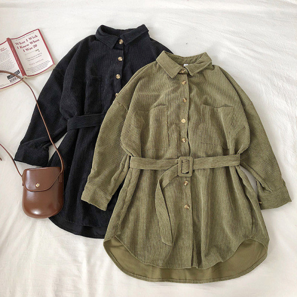 Modern női ing széles modell zsebekkel és övvel