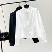 Új modell női ing pólógallérral, gyöngyökkel és gombokkal fehér és fekete színben