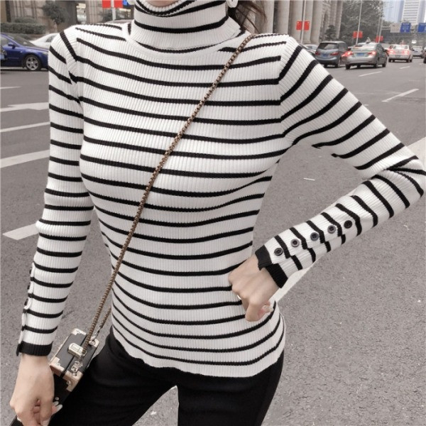 Γυναικεία ριγέ μπλούζα με γιακά