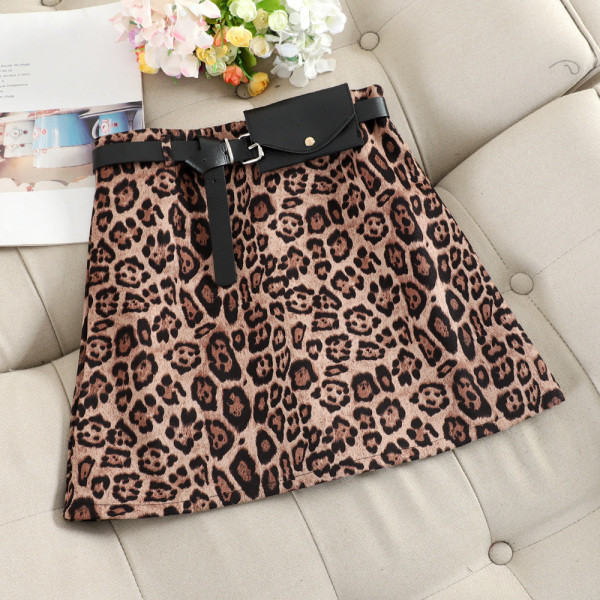 Női téli szoknya leopárd mintával és övvel barna és bézs színben