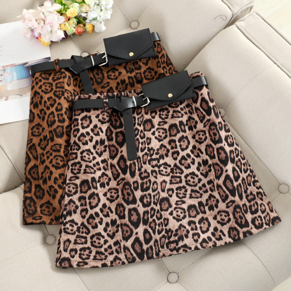 Női téli szoknya leopárd mintával és övvel barna és bézs színben