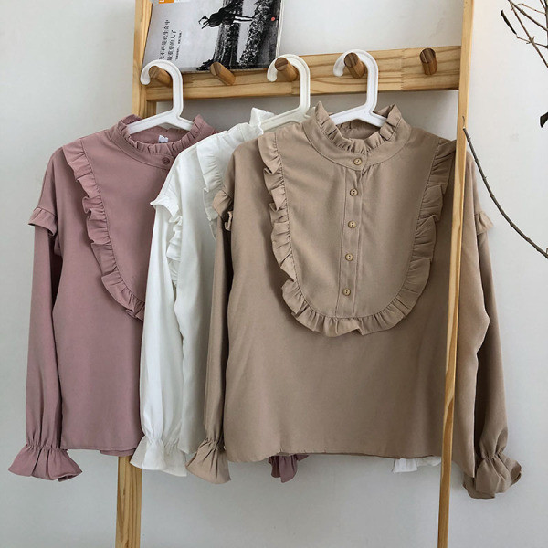 Κομψό γυναικείο πουκάμισο σε τρία χρώματα με φαρδιά μανίκια και κουμπιά