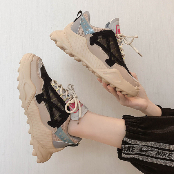 Καθημερινά γυναικεία παπούτσια με κορδόνια και επίπεδη σόλα σε τρία χρώματα