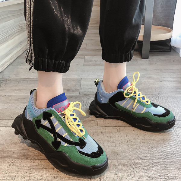 Καθημερινά γυναικεία παπούτσια με κορδόνια και επίπεδη σόλα σε τρία χρώματα