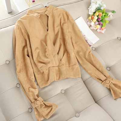 Öko velúrból készült modern női blúz V-nyakkal