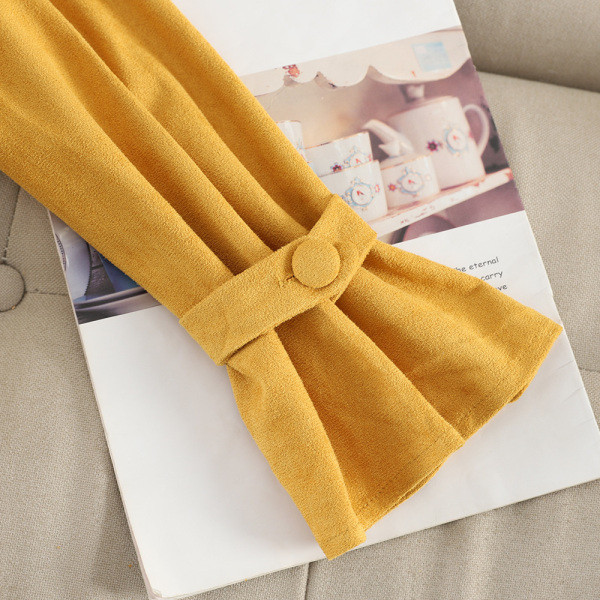 Öko velúrból készült modern női blúz V-nyakkal