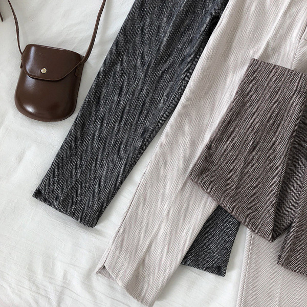 Divatos női nadrág három színben, magas derékkal és övvel