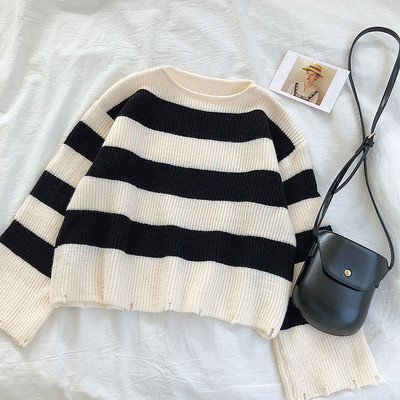 Csíkos női pulóver három színben széles modellben