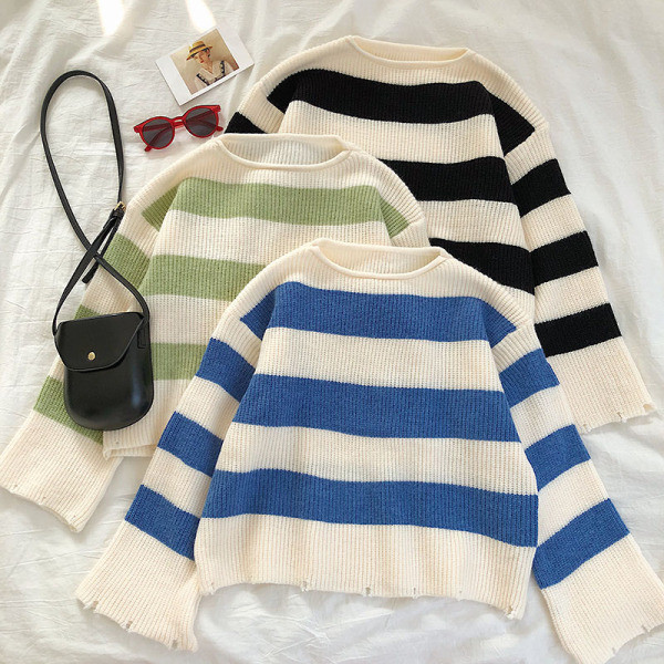 Csíkos női pulóver három színben széles modellben