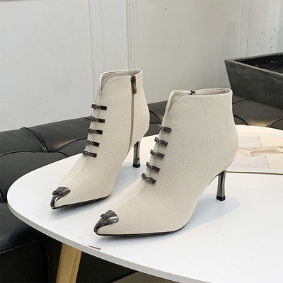 Elegáns női csizma vékony sarkú hegyes modellel zöld, fehér és fekete színekben