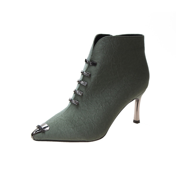Elegáns női csizma vékony sarkú hegyes modellel zöld, fehér és fekete színekben