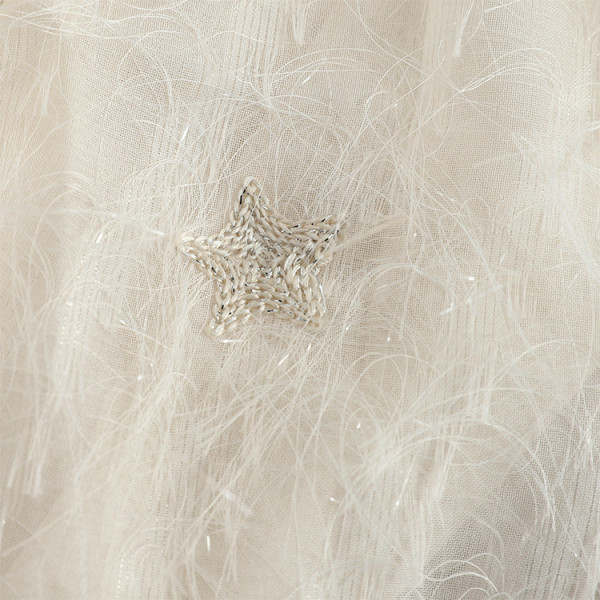 Aszimmetrikus női ing modell, rojtokkal és V-nyakkal