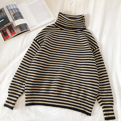 Női csíkos pulóver három színben, magas gallérral