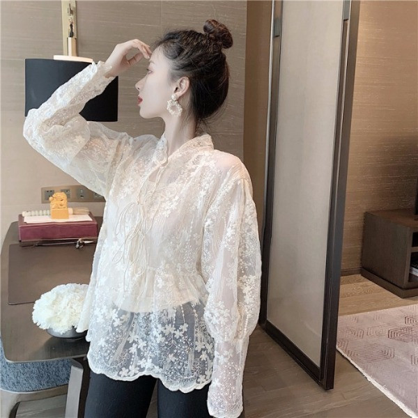 Női blúz csipkével és gumírozott derékkal, fehér és fekete színben