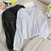 Γυναικείο πουκάμισο με μακριά μανίκια και δαντέλα σε λευκό και μαύρο χρώμα