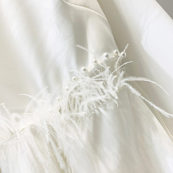 Elegáns női blúz O-nyakkal és gyöngyökkel, fehér és fekete színben