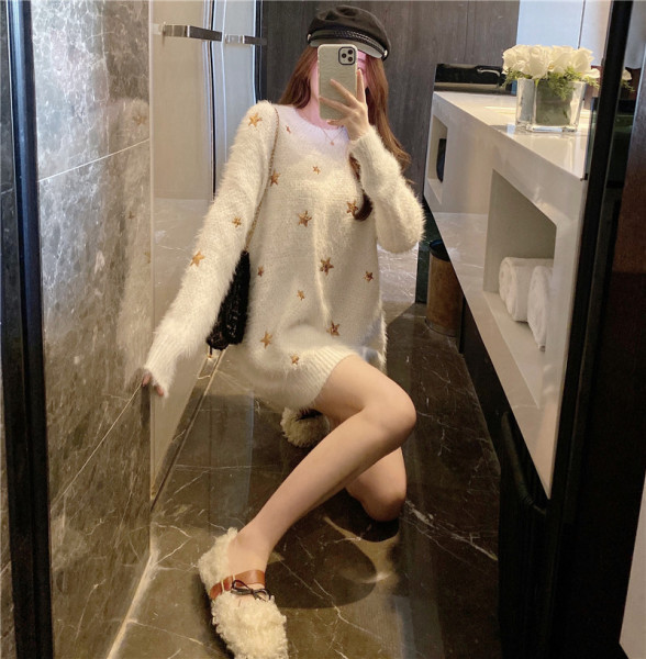 Hosszú alsó pulóver csillag rátéttel