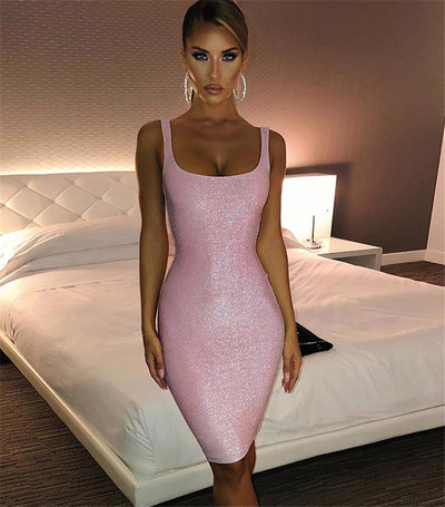 Γυναικείο casual  φόρεμα με βαθύ λαιμόκοψη και κομψό εφέ