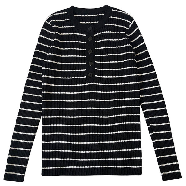 Καθημερινή γυναικεία μπλούζα με ωοειδές λαιμόκοψη και κουμπιά