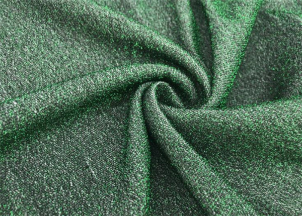 Aktuális női ruha rövid, testhezálló modell, hosszú ujjú zöld és bézs színben