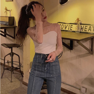 Γυναικεία σλιμ μπλούζα με μανίκια σε άσπρο και μαύρο χρώμα