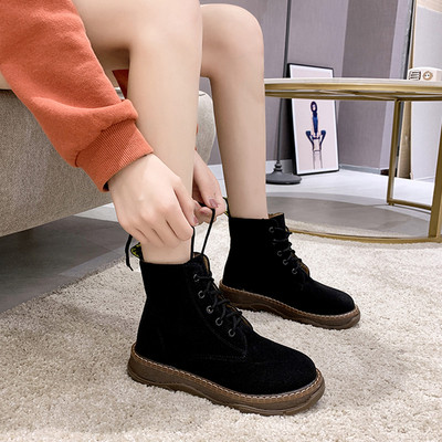 Καθημερινές γυναικείες μπότες από δέρμα οικολογικό σε λευκό, μαύρο και μπεζ χρώμα