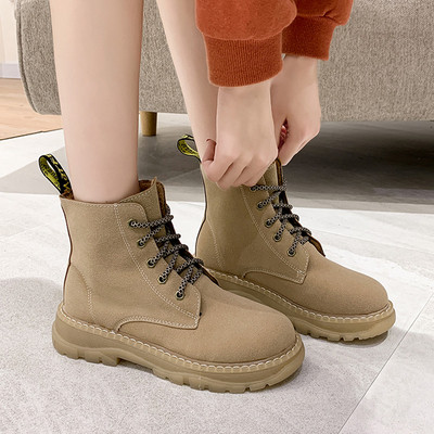 Καθημερινές γυναικείες μπότες από δέρμα οικολογικό σε λευκό, μαύρο και μπεζ χρώμα